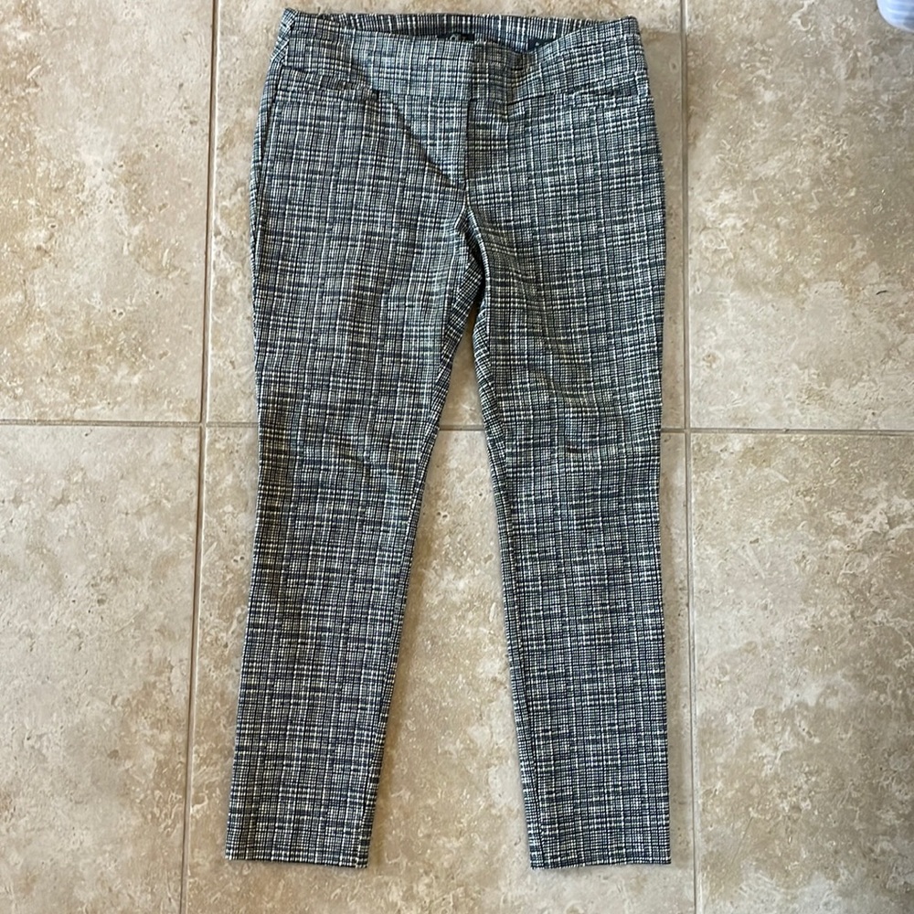 LOFT Marisa SKINNY black & white plaid pants.